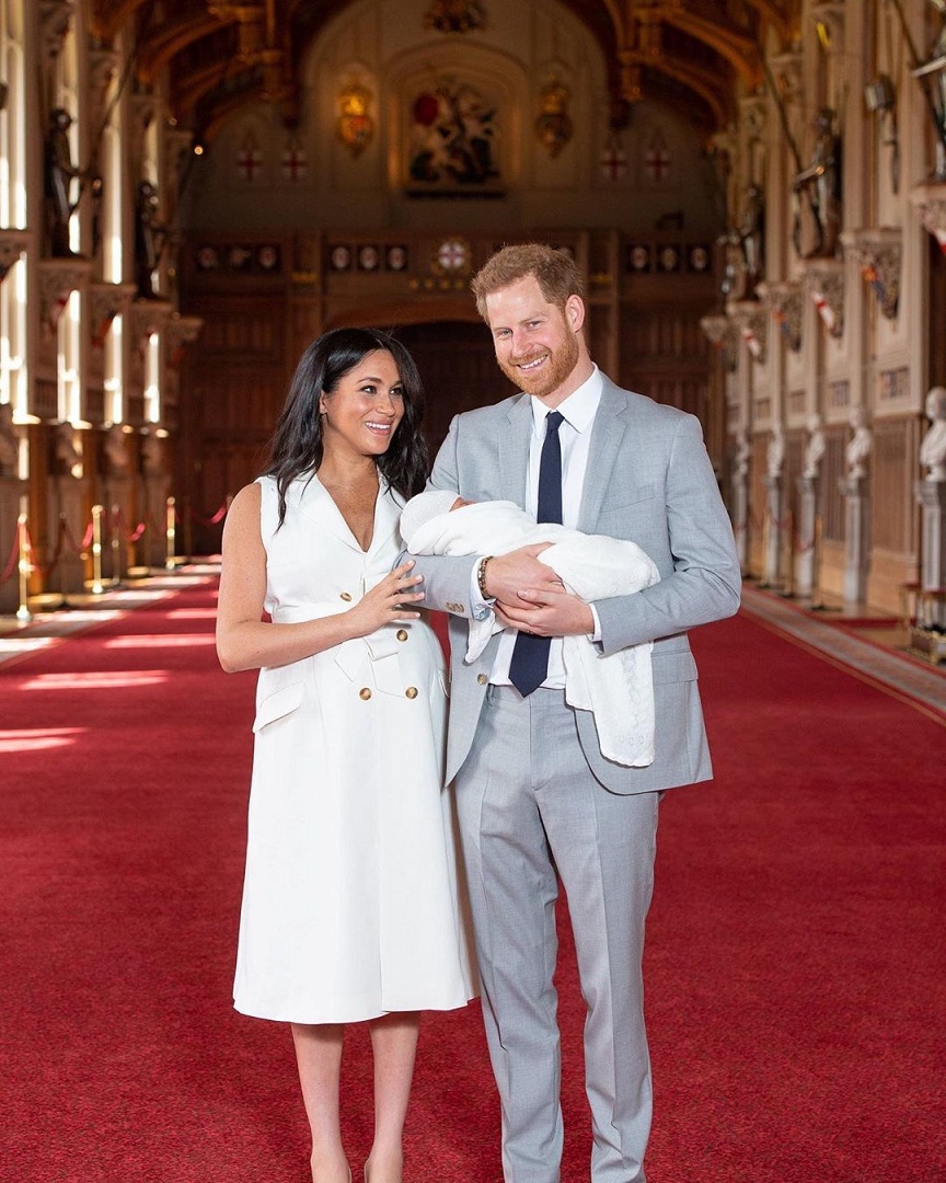 الأمير هاري وزوجته وابنه