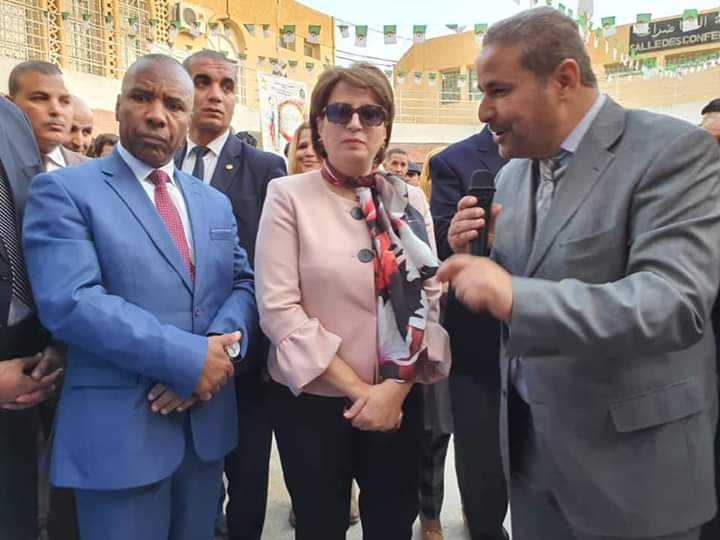 وزيرة الثقافة