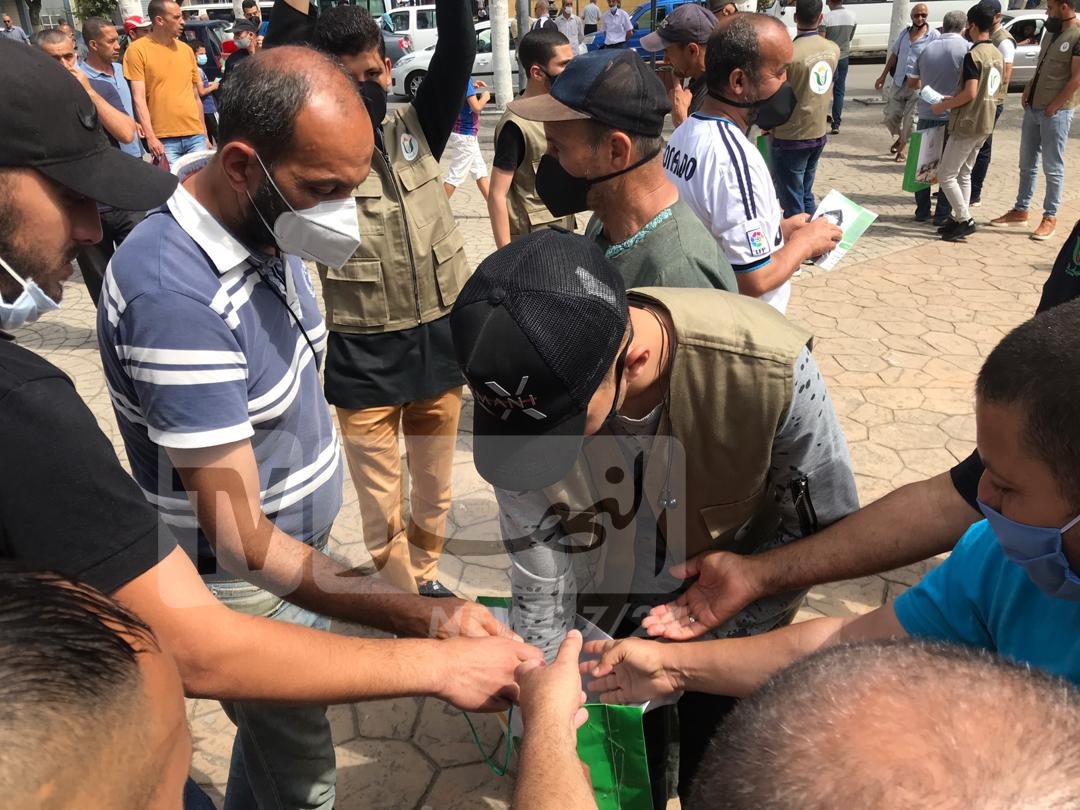 توزيع الكمامات