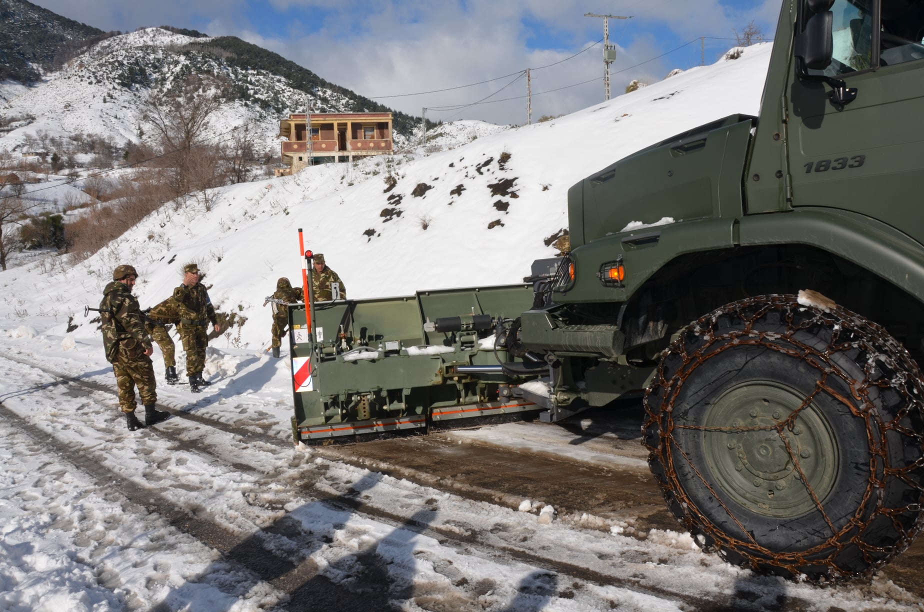 الجيش فك العزلة الثلوج