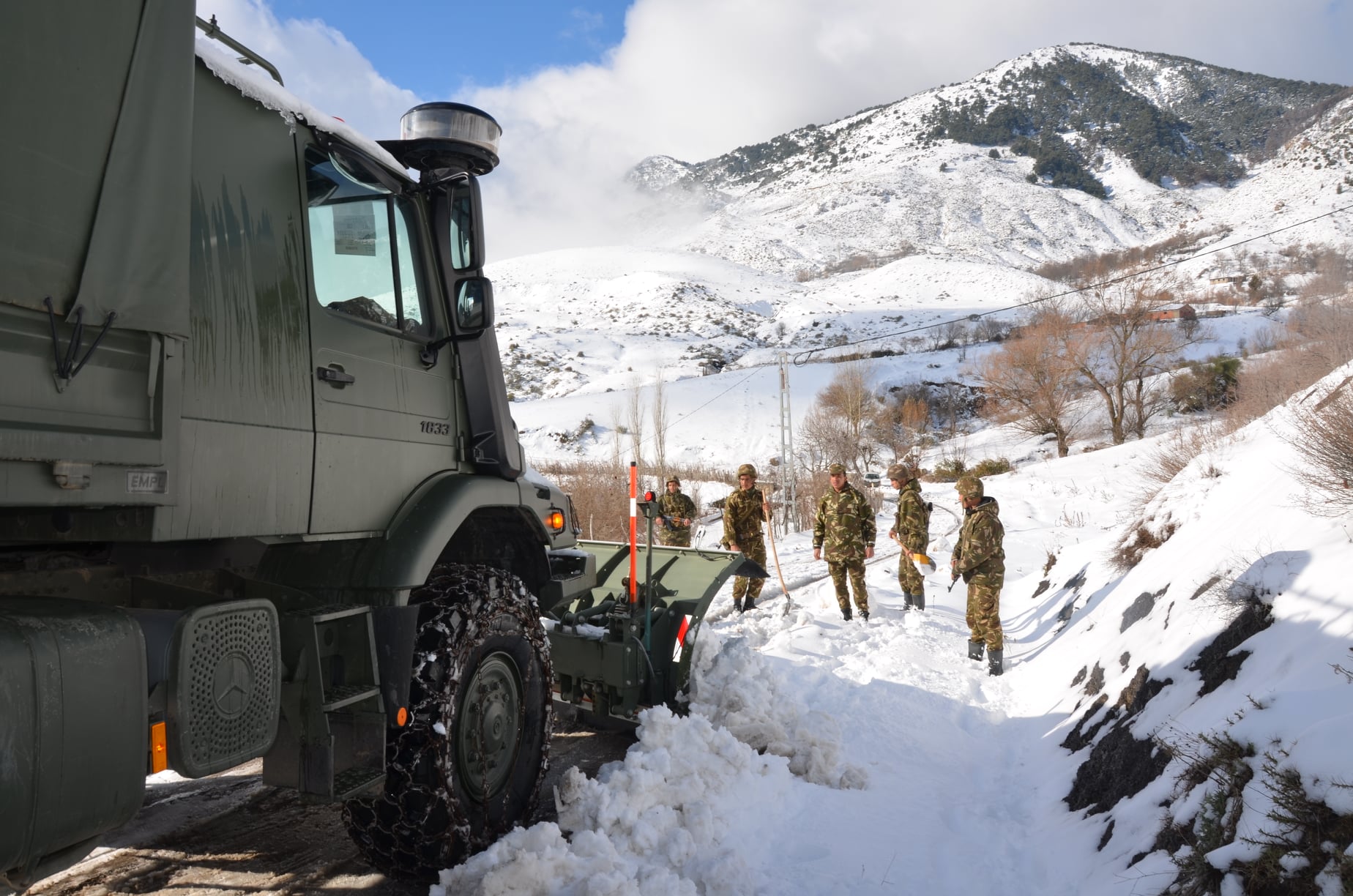 الجيش فك العزلة الثلوج