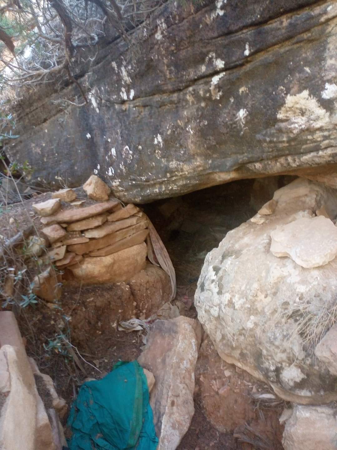 مخابئ للإرهاب