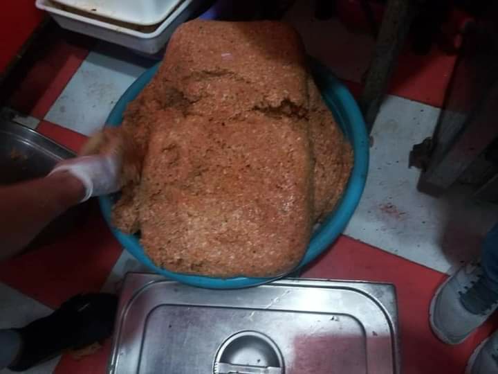 السمك اللحوم البيضاء البزلاء 