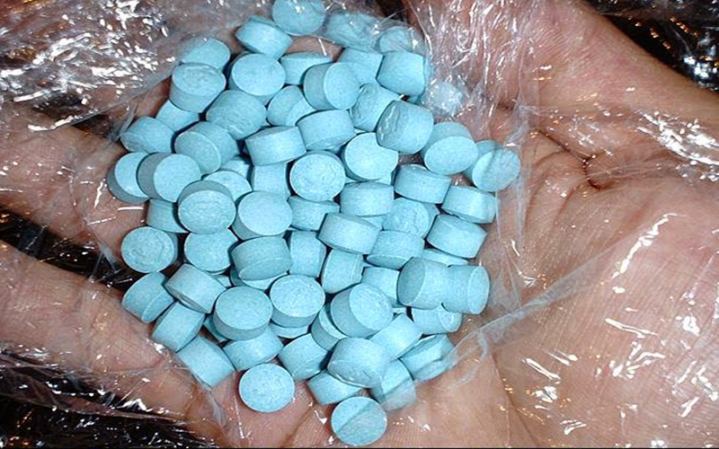 Голубые таблетки наркотики купить курительную смесь спайс спб