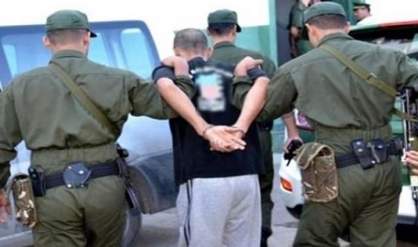 البليدة: توقيف شخصين بعد تداول فيديو مسلح يهدد السكان عبر مواقع التواصل الإجتماعي