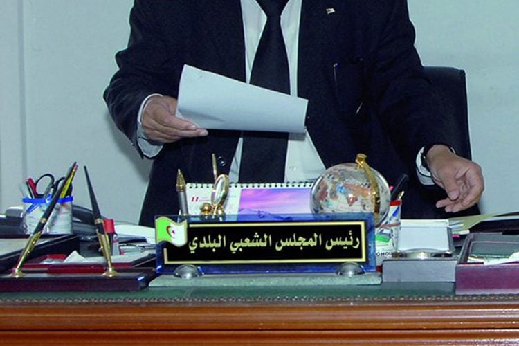 سوق أهراس: عام حبسا نافذا لـ”مير” سيدي فرج ونوابه بسبب قفة رمضان
