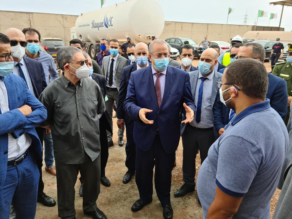 وزير الصناعة