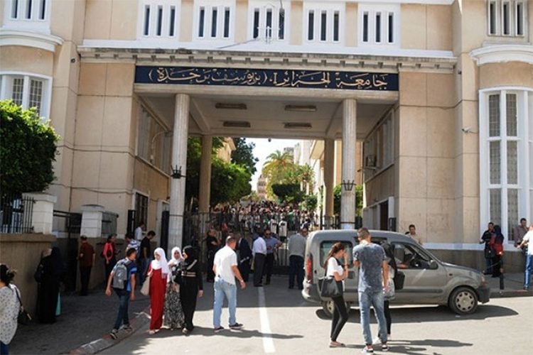 الملقحين