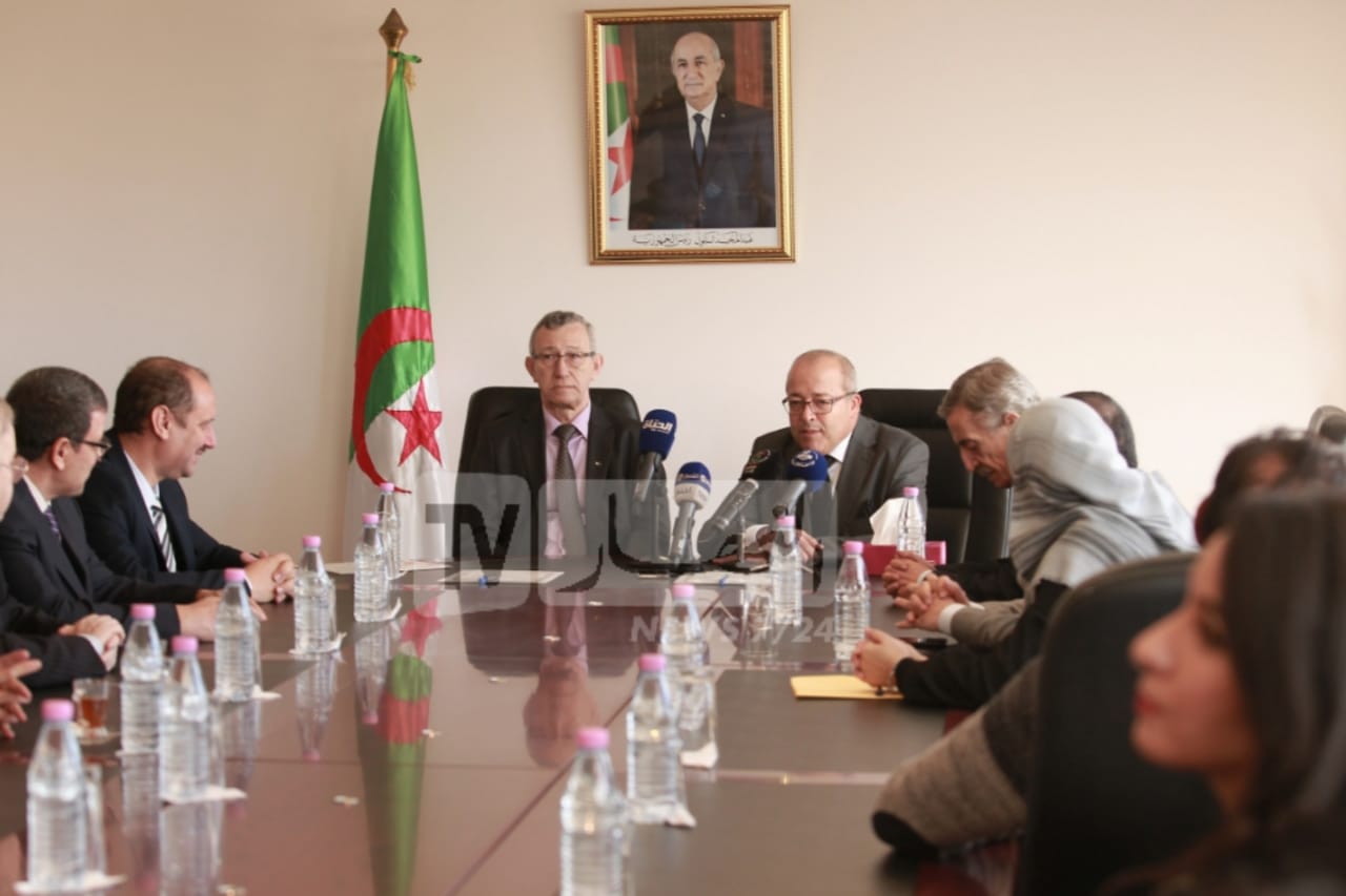 وزير الاتصال