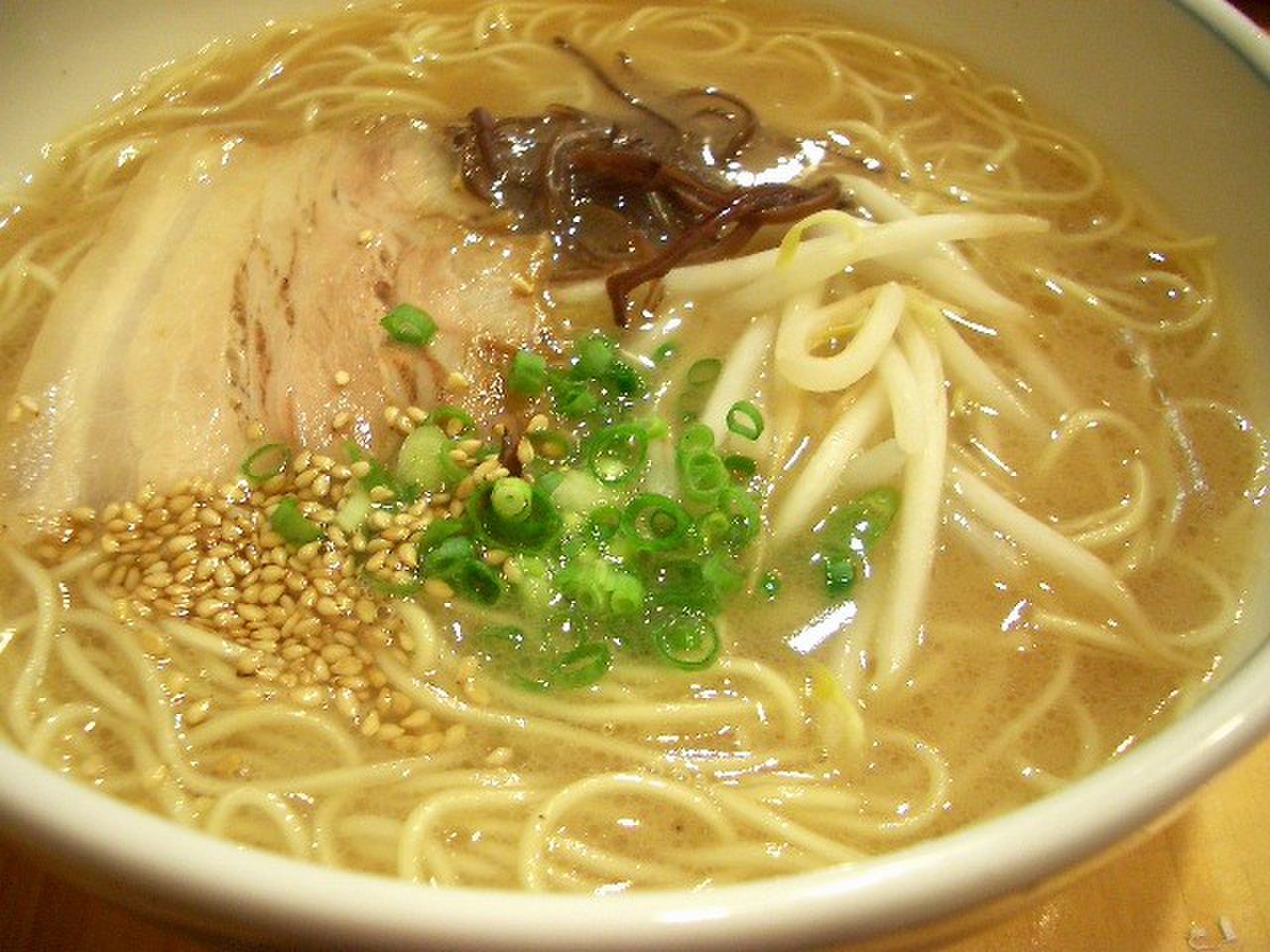 حساء تونكوتسو رامين الياباني