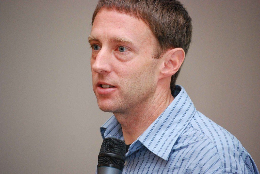 Kevin Poulsen الالكترونية