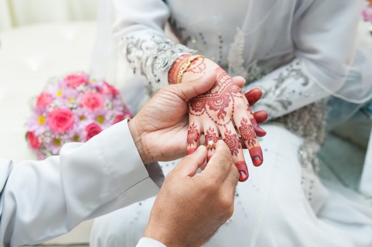 امرأة