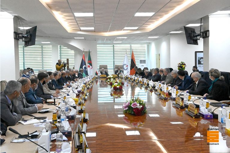 سوناطراك والمؤسسة الوطنية للنفط ليبيا توقعان مذكرة تفاهم