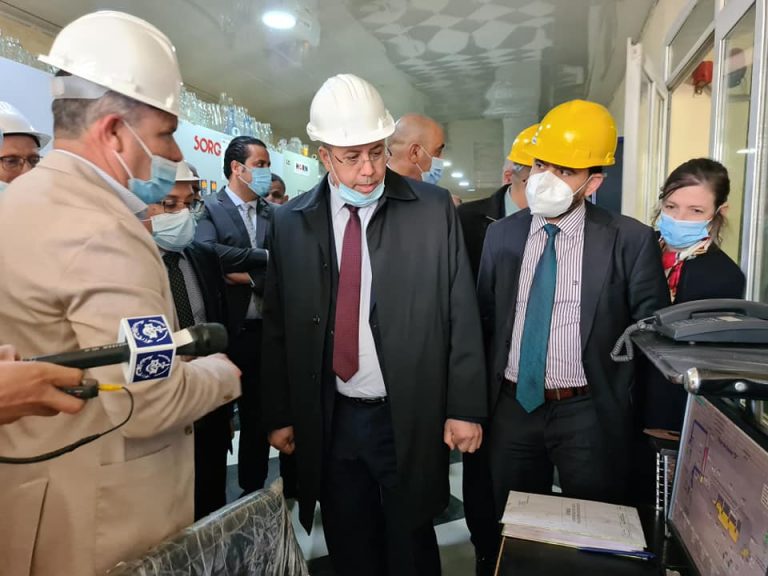 وزير الصناعة