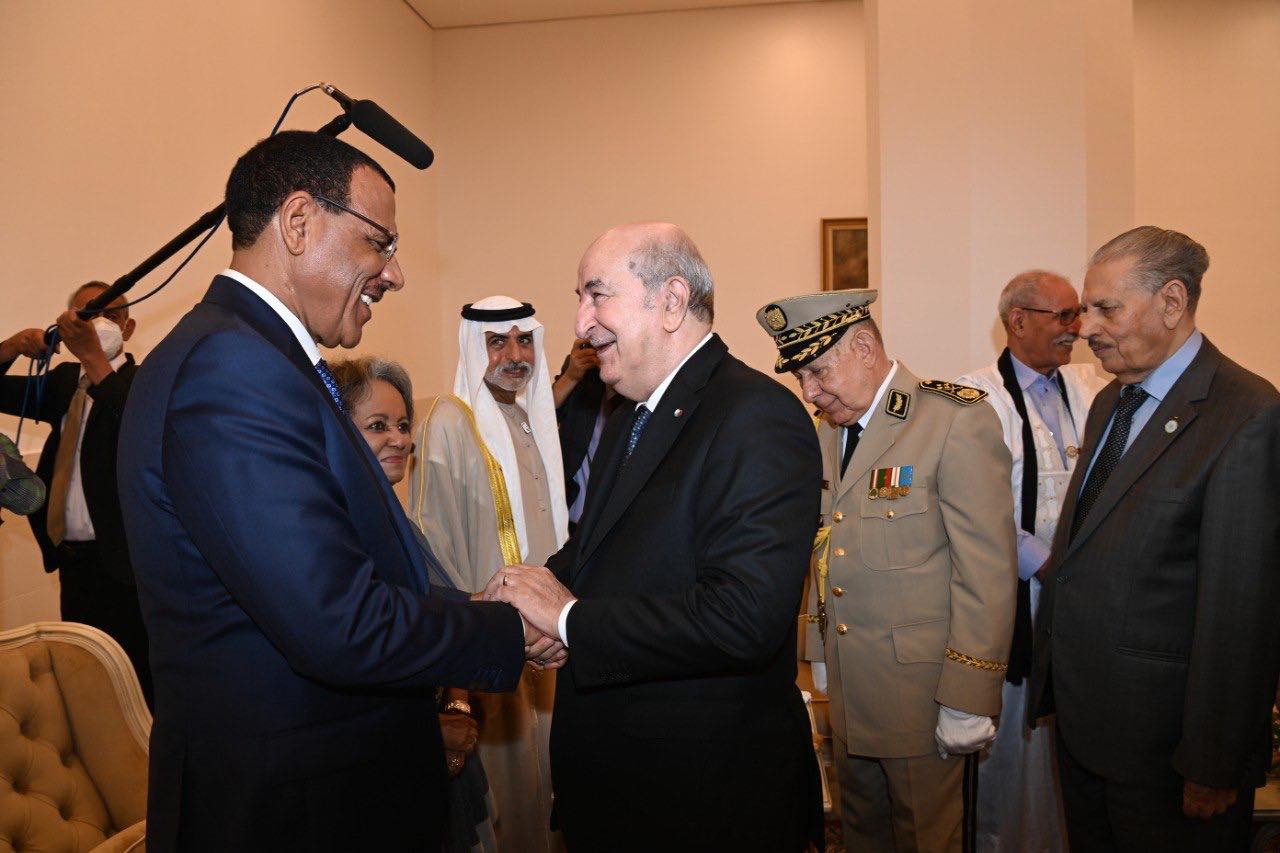 الاستعراض العسكري رئيس