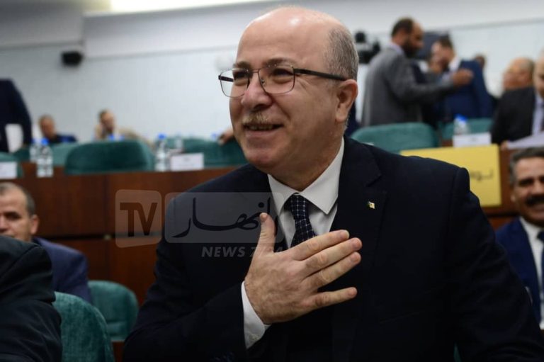 الوزير الأول الكهرباء