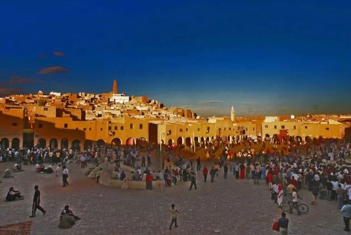 غرداية : غلق مؤقت للمدخل الشمالي بسبب أشغال إستعجالية