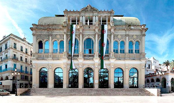 مسرحية "عند الفجر" الروسية تضيء خشبة المسرح الوطني الجزائري في 27 نوفمبر