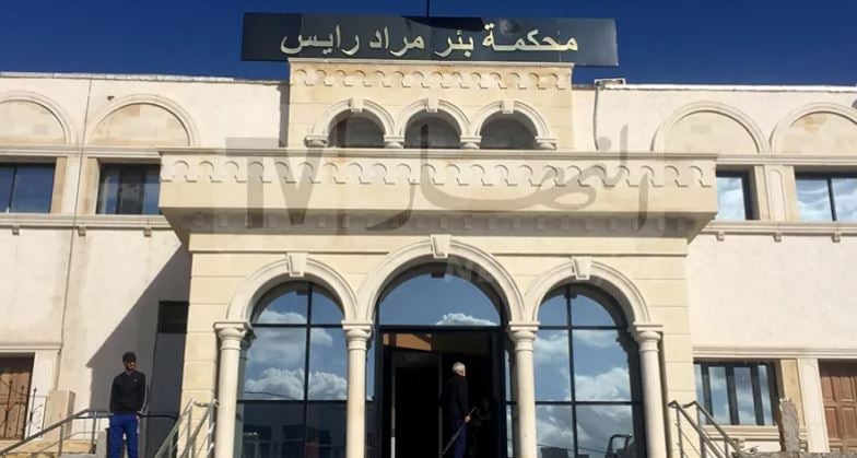 إيداع شابين الحبس المؤقت بعد محاولة تهريبهما التبغ وسجائر الكترونية