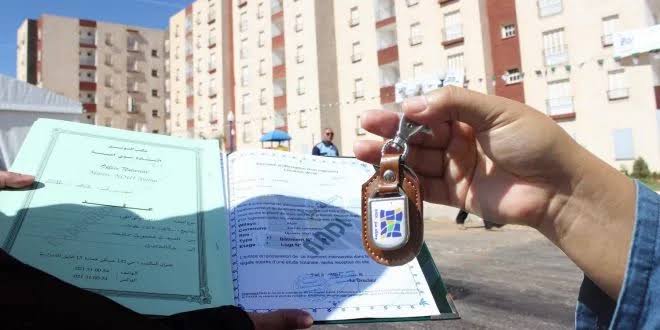 عدل.. فسخ عقود 12 مكتتبا وطردهم من السكنات بوهران