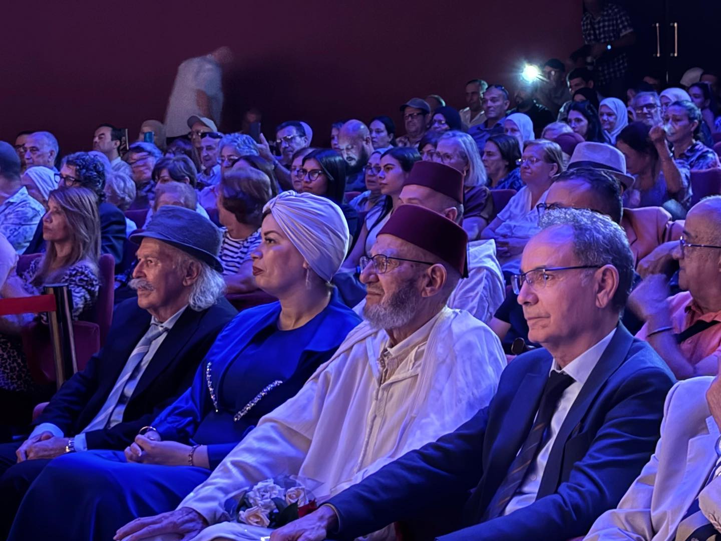 وزيرة الثقافة والفنون تكرّم عميد الفن الأندلسي الفنان القدير الحاج محمد الغافور