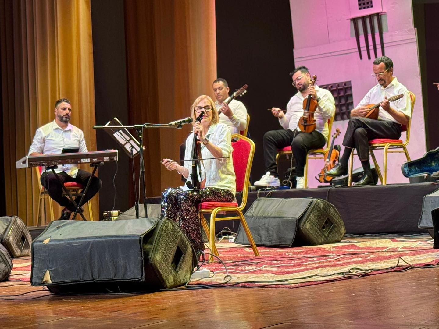 وزيرة الثقافة والفنون تكرّم عميد الفن الأندلسي الفنان القدير الحاج محمد الغافور