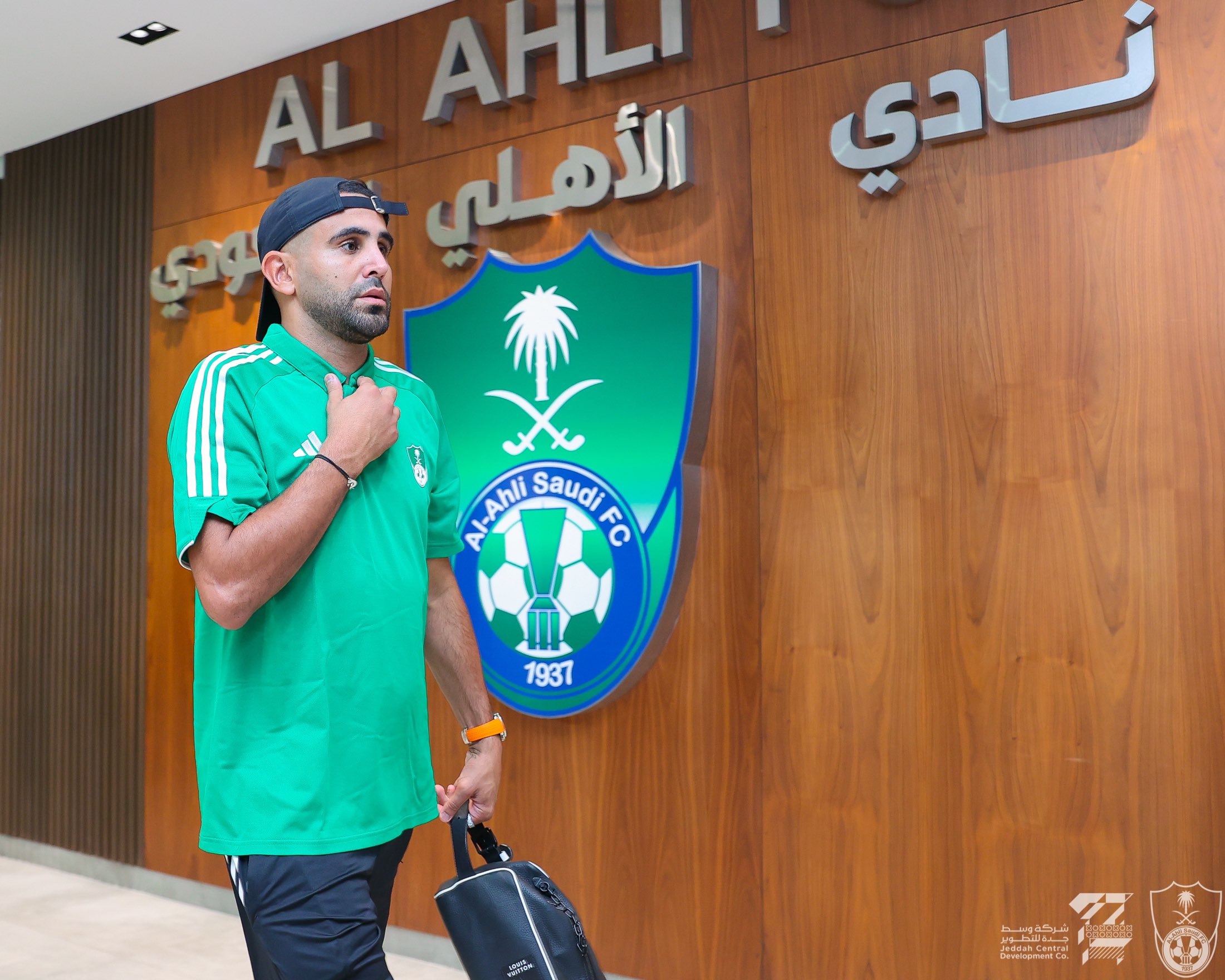 محرز يكشف موقفه من المشاركة مع الهلال في مونديال الأندية