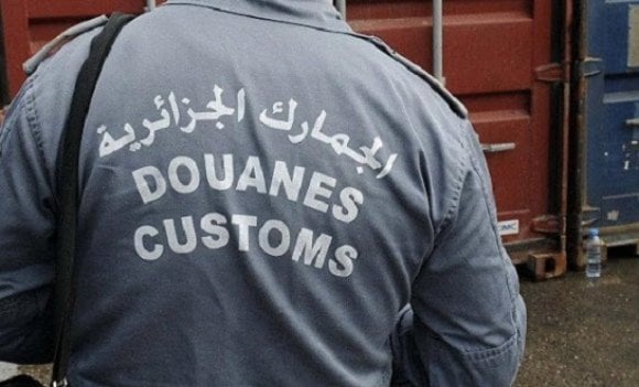 ميناء عنابة.. حجز 130 محرك سيارات جديد غير مصرح به