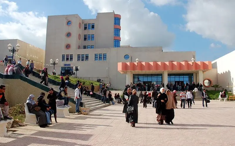 مليوني طالب يلتحقون بالمؤسسات الجامعية غدا الاثنين