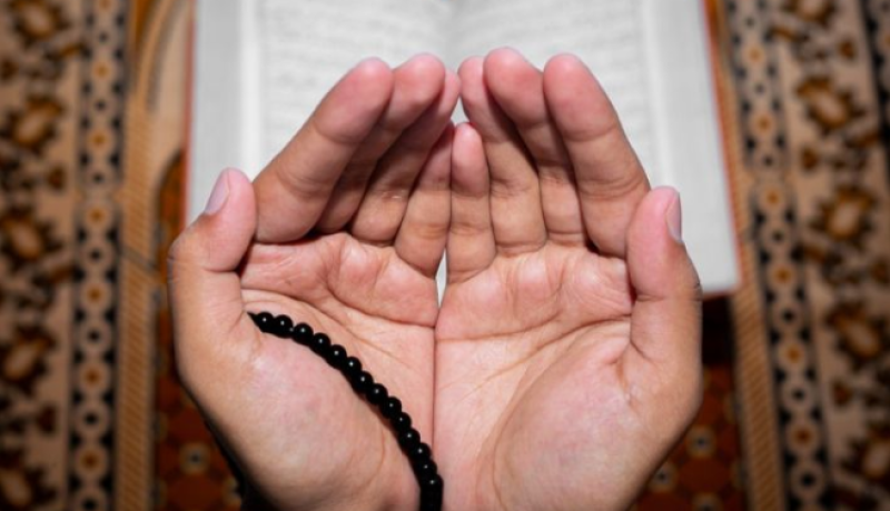 لا تنسو الدعاء فهو عبادة يحبها الل