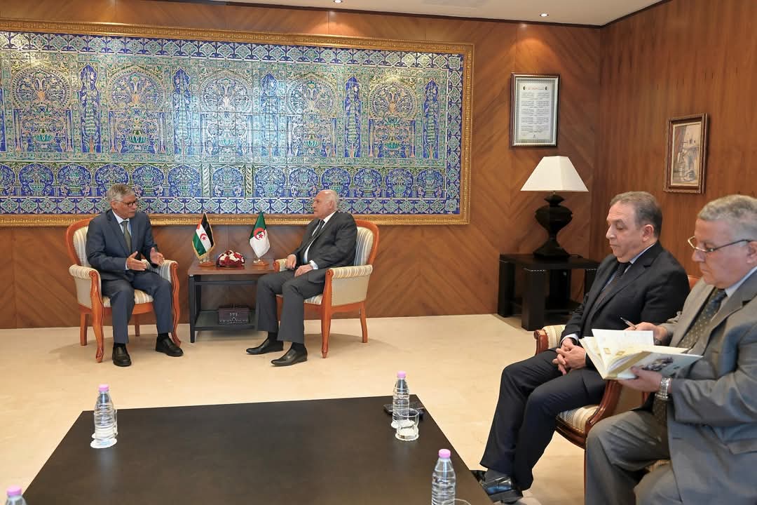 سفير الجمهورية العربية الصحراوية يؤدي زيارة وداع لعطاف