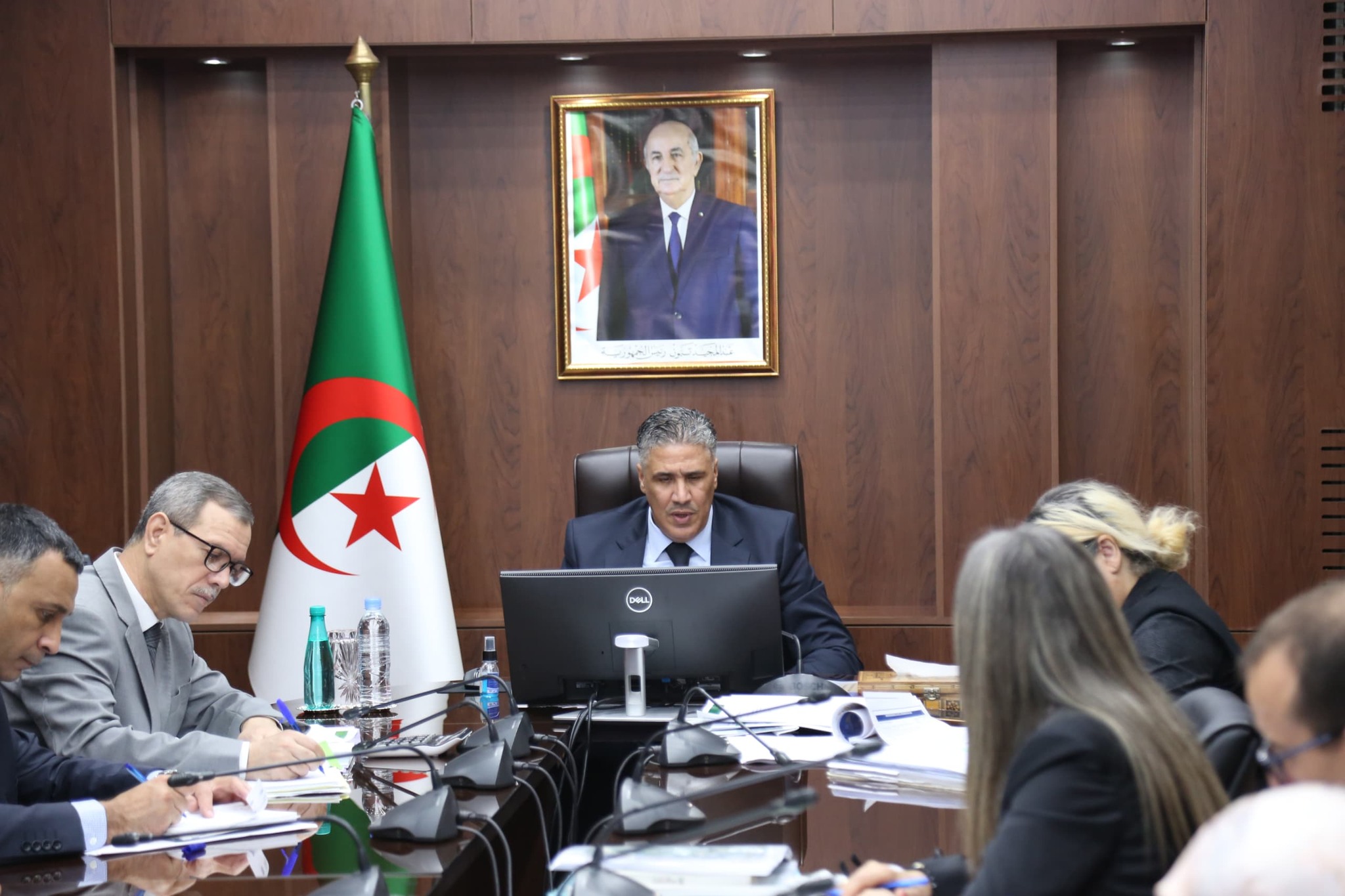 وزير السكن يترأس اجتماعا هاما يخص 4 مدن