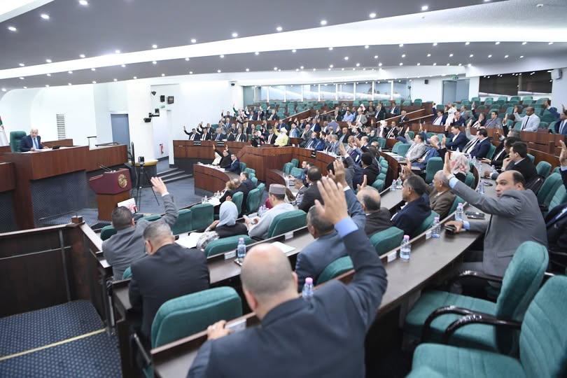 نواب البرلمان يصادقون على مشروع القانون المتضمن تمديد عطلة الأمومة