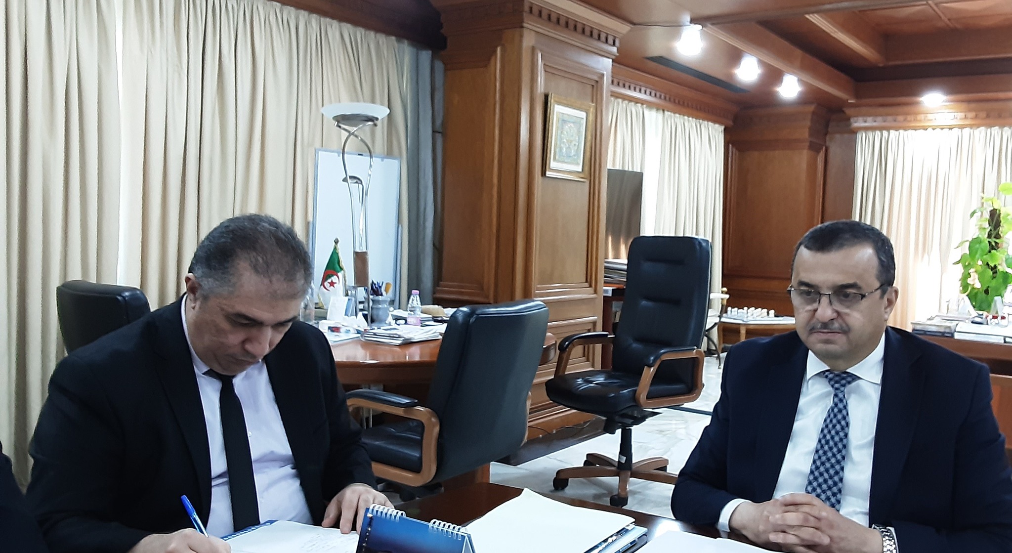 عرقاب يتحادث هاتفيا مع وزير الصناعة والتكنولوجيا التُركي حول التعاون الطاقوي