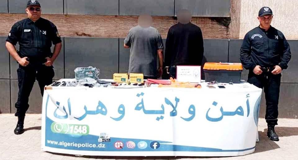 وهران.. الإيقاع بشبكة احتيال متخصصة في بيع سكنات اجتماعية وهمية