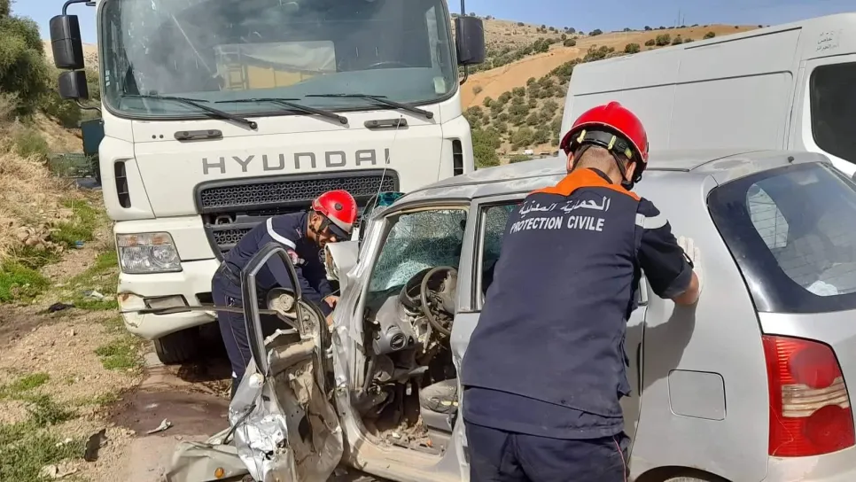 عين الدفلى.. 6 جرحى في اصطدام بين سيارة وشاحنة بـ أولاد المهدي