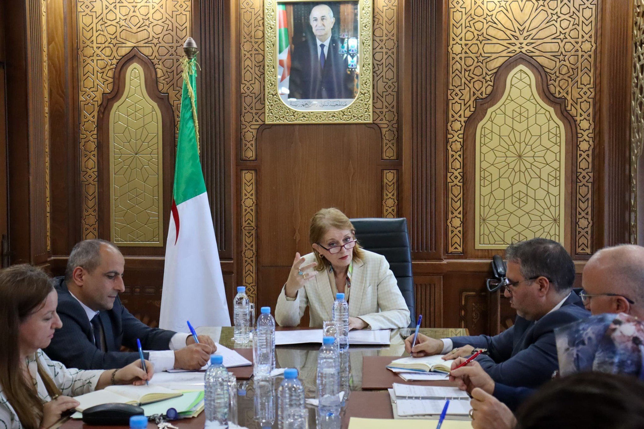 تنصيب اللجنة الوزارية المكلفة بتحضير الصالون الدولي للصناعة التقليدية