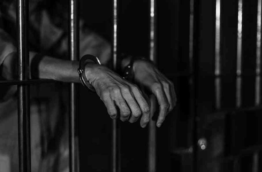 النعامة.. الحبس لشخص بتهمة نشر وتسريب مواضيع امتحان البكالوريا