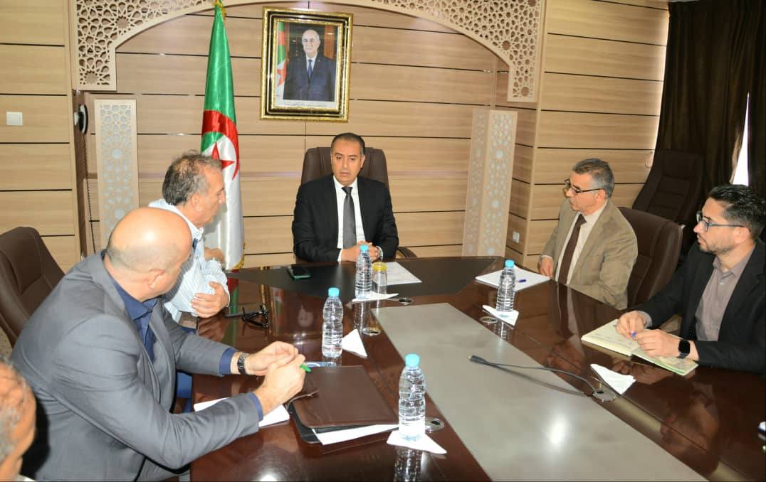 وزير الرياضة يراهن على الكفاءات الجزائرية للنهوض بكرة اليد