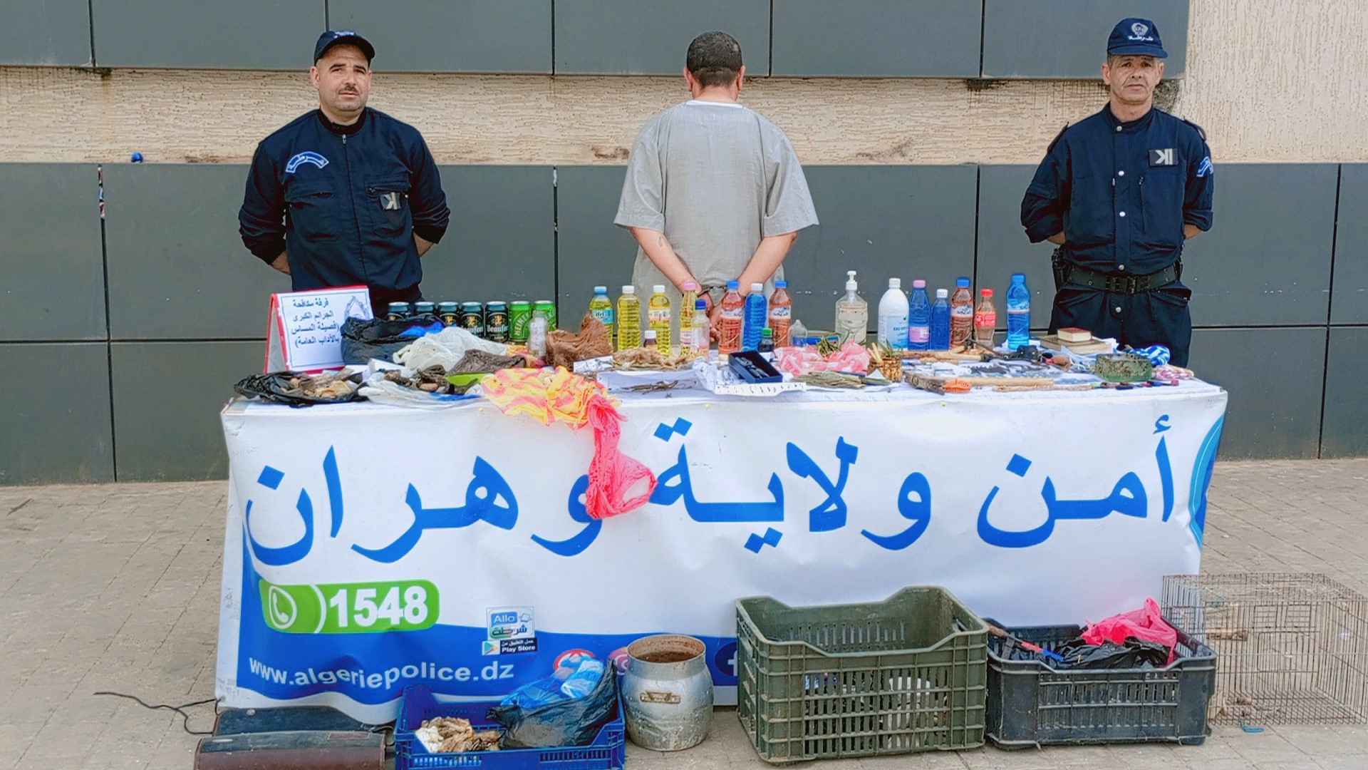 وهران: القاء القبض على مشعوذ يمارس النصب والاحتيال بطقوس السحر