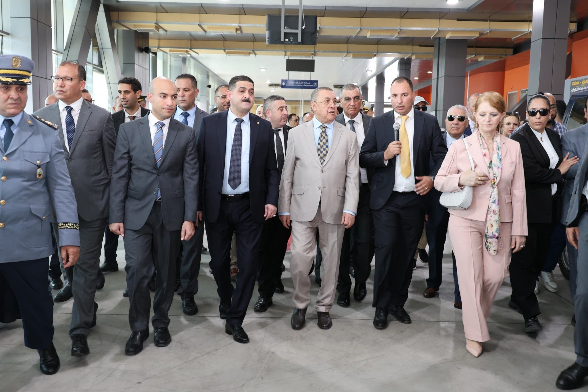 وزير الداخلية يتفقد المحطة البحرية بعنابة