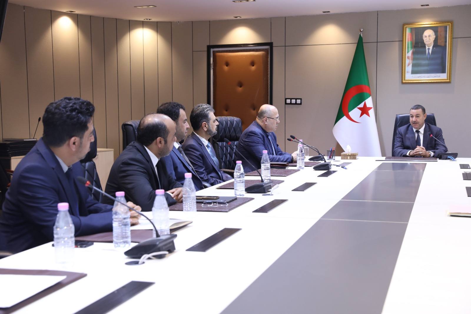 الجزائر وعُمان تتفقان على خارطة طريق للتعاون في النقل البحري