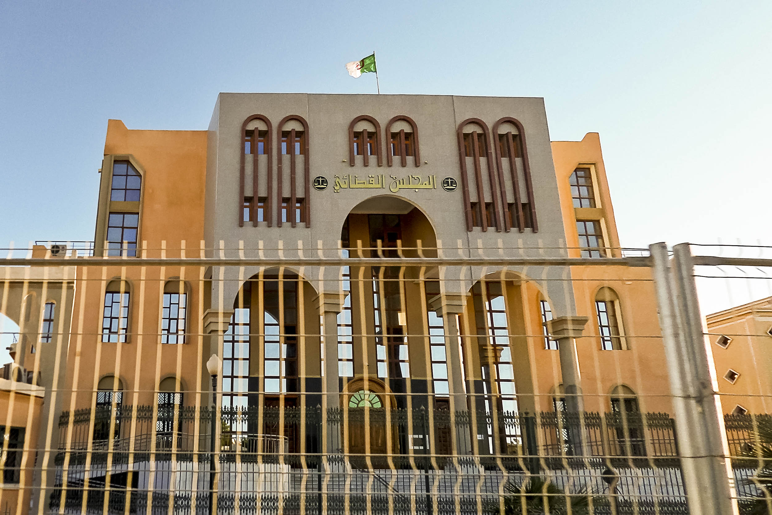 ضبط 613 كلغ “كيف” على متن جرار في ورقلة