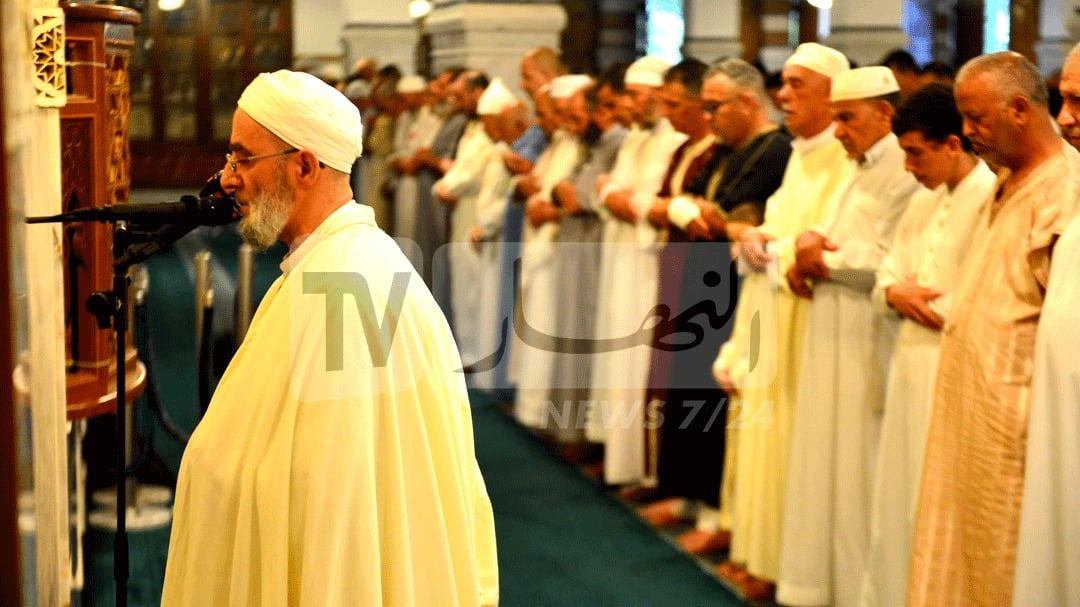 شؤون دينية.. توظيف القائمين بالإمامة في مناصب دائمة