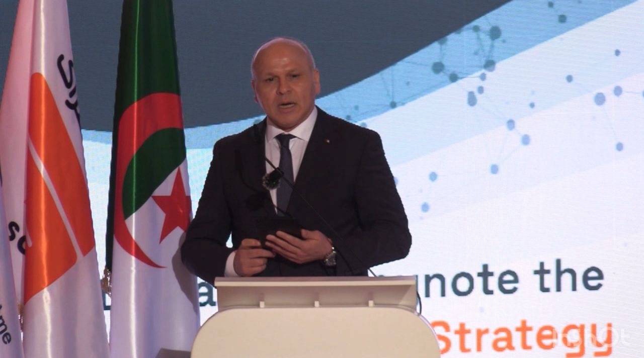 ياسع: وضع إستراتيجية وطنية شاملة ترتكز على الطاقات المتجددة والهيدروجين