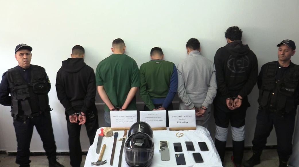 الإطاحة بعصابة تسطو على محلات المجوهرات في العاصمة