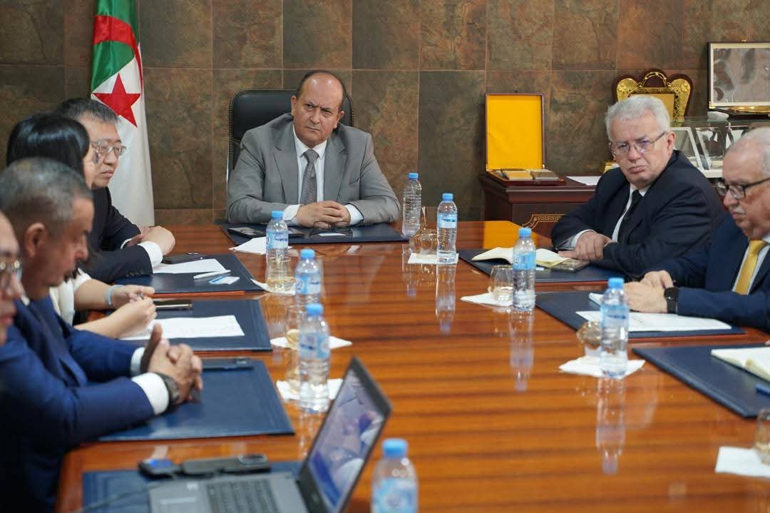 وزير الصناعة ستقبل وفدًا رفيع المستوى ممثلا عن المجمع الحكومي الصيني AVIC
