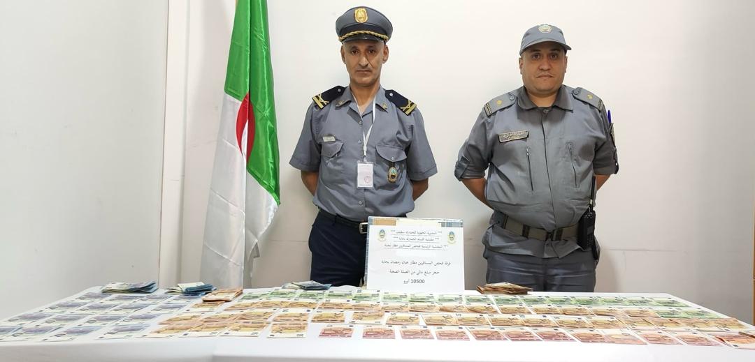جمارك..حجز أكثر من 10 آلاف أورو عند مسافرة متجهة إلى باريس