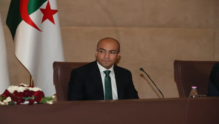 رابط خاص للتواصل المباشر مع كتابة الدولة المكلفة بالجالية المقيمة بالخارج