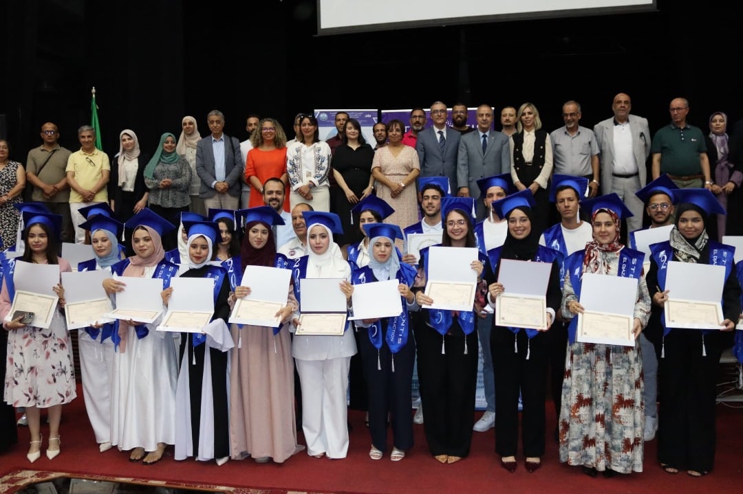 جامعة وهران: تخرج الدفعة الأولى من حاملي الليسانس المهنية في إدارة وحدات الإنتاج برعاية “ستيلانتيس”
